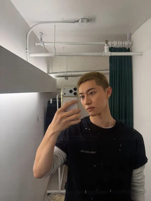 Kwak Dong-yeon Enlists for Active Duty on August 25, Leaving a Calm Message With Short Hair