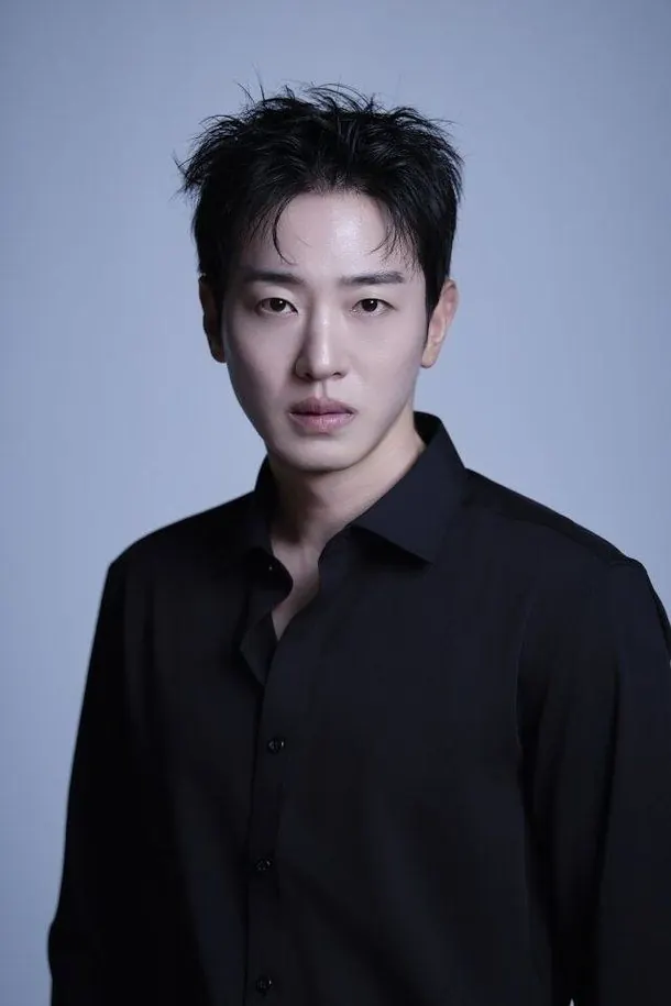 이태선, 핏어팻엔터테인먼트와 전속계약… 새 프로필로 알린 새 출발